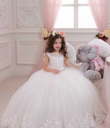 Ivory Ball Gown Bateau Neck Chapel Train Sleeveless Flower Girl Dress Glasgow